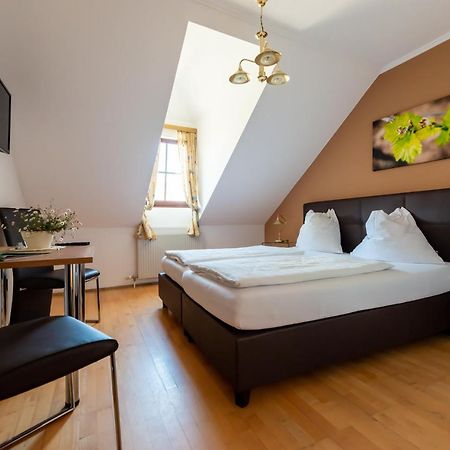 Weingut Burger Hotel Kalladorf Exterior photo